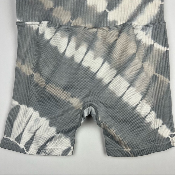 Victoria Secret Pink active women’s bike shorts size M seamless tie dye blue - Picture 6 of 9